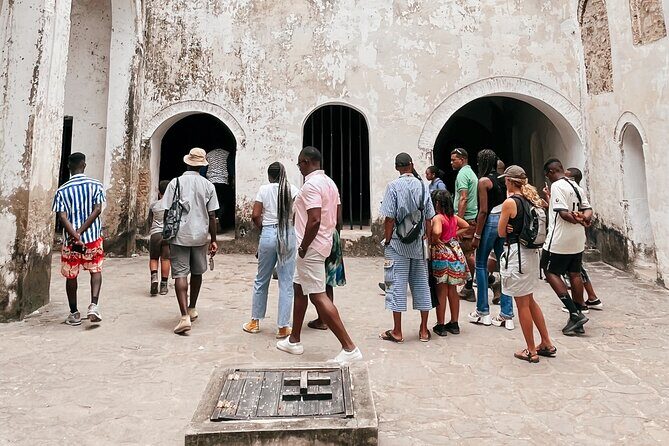 3 Days Accra City Tour & Cape Coast Tour - Independence Square and the Centre for National Culture