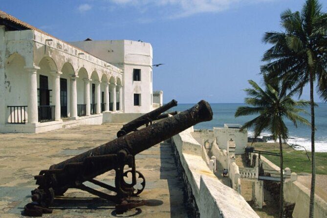 4 Days Trip in Accra, Cape Coast,Kumasi culture & heritage tours - Accra day with National Museum, W.E.B. DuBois Center, Makola Market, and Independence Square