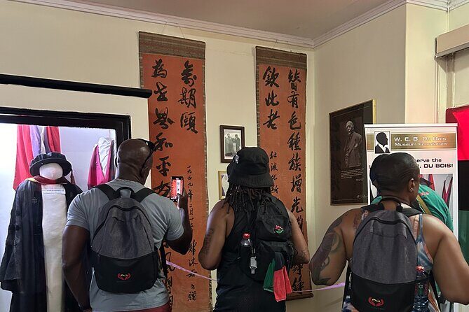 6-Hour Private Guided Accra City Tour - Independence Square and Black Star landmarks in one focused stop