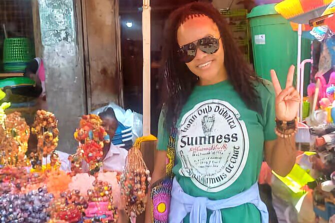 Accra, Ghana Guided Local Market Tour - Makola Market: your best starting point for Ghana shopping finds