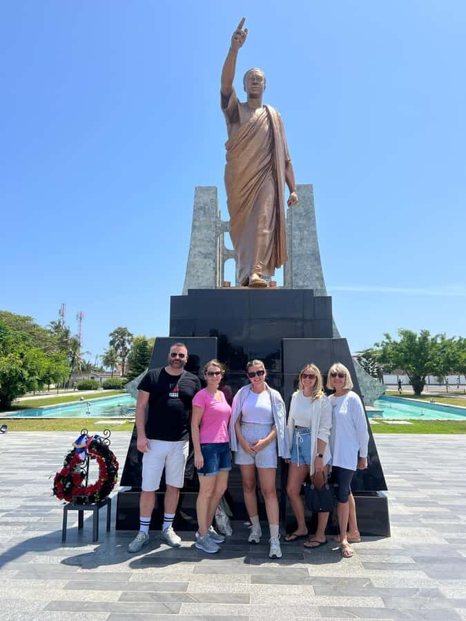 Accra: Guided City Tour with Lunch - Lunch in Accra: a local meal to close the loop
