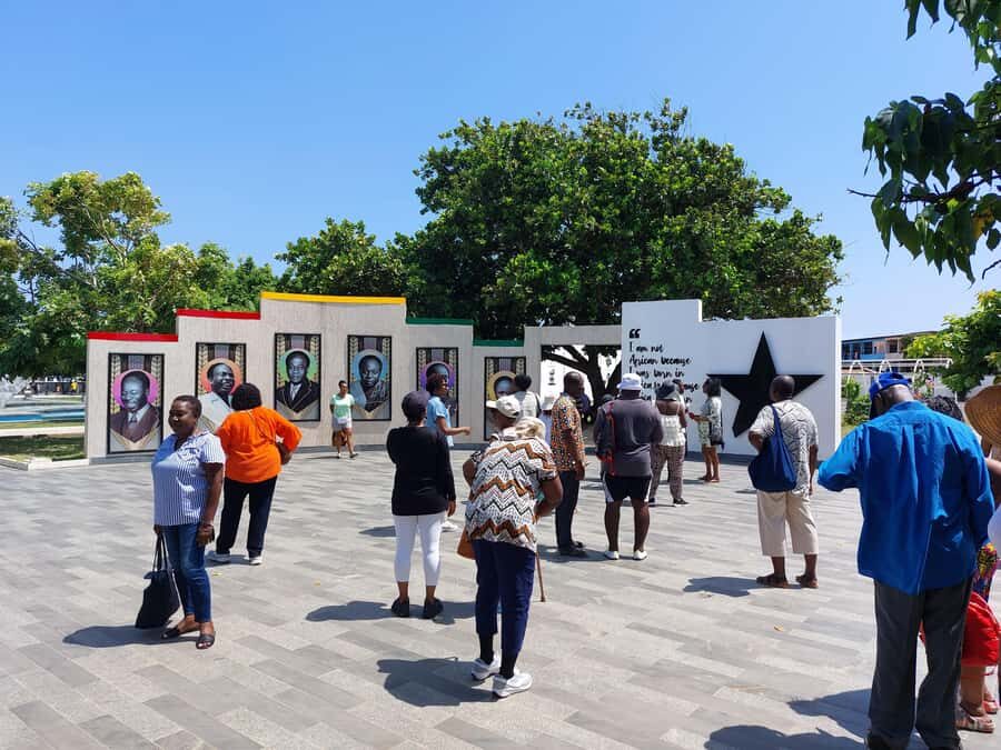 Accra Slave Tour - Accra’s Slave Trade story starts at the fort gates
