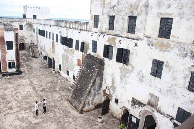 Accra To Cape Coast And Elmina Day Tour - Lunch, rest breaks, and making the drive feel shorter