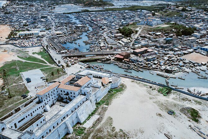Cape Coast Castle, Assin Manso Slave River & Kakum Day Tour. - From 6:00 AM Accra pickup to the first steps of Kakum