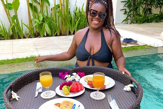 Floating Brunch Pool Experience - The floating menu: what you’ll be eating