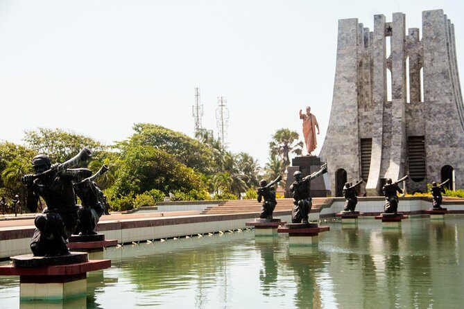 Half Day Accra City Sightseeing Tour With Guide - Independence Square: a quick stop with strong symbolism