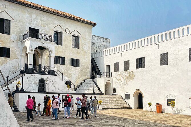 Historical tour in Cape Coast Ghana - The big picture: why this Cape Coast day works
