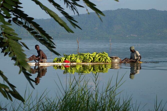 Lake Bosomtwe Boat Cruisely and Kumasi City Tours - Lake Bosomtwe’s “meteor impact” story feels personal on the water