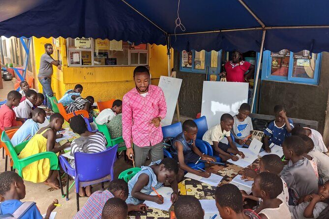 Local Ghanaian Cooking Class in Accra to help support wellness community center - The Market Walk: Picking Ingredients Like You Mean It