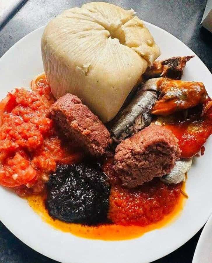 Local Ghanaian Food Tasting Tour - Ending at the Accra International Art Centre: drumming plus fresh coconut