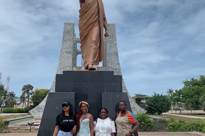 Private City Tour in Accra with Hotel Pickup and Lunch - Independence Square: the 1961 photo stop and what you’ll notice nearby