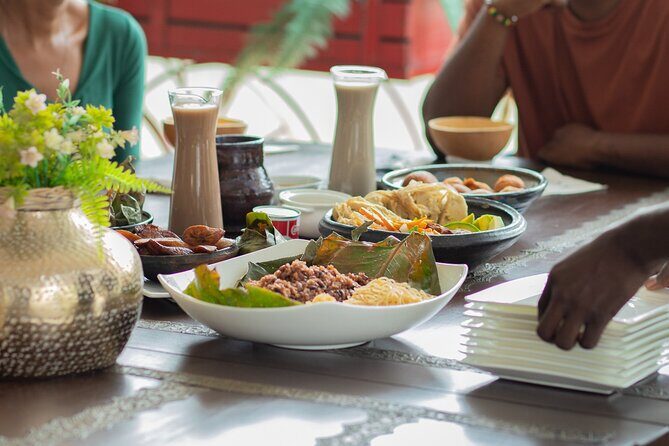 Private Full-Day Ghanaian Delicacy and Dessert Tour in Accra - How the 8-hour Ghanaian food and dessert day flows in Accra