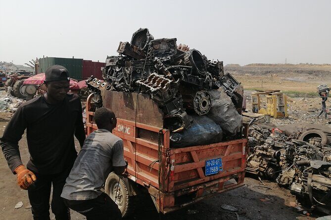 The Agbogbloshie (Accra E-waste and Recycling experience) Private Tour - The recycling process: from discarded devices to useable parts