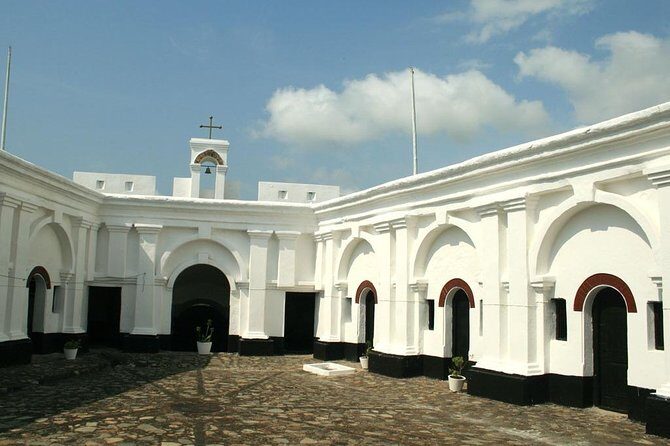 Trails of the transatlantic slave trade in Ghana - Getting grounded in Accra: Pan-African context before the forts