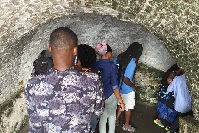 Travel Back In Time(The door of no return) - Kakum National Park: a breath of air after heavy history